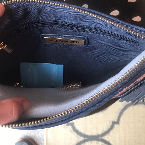 Embroidered wristlet, convertible! - Picture 3 of 4